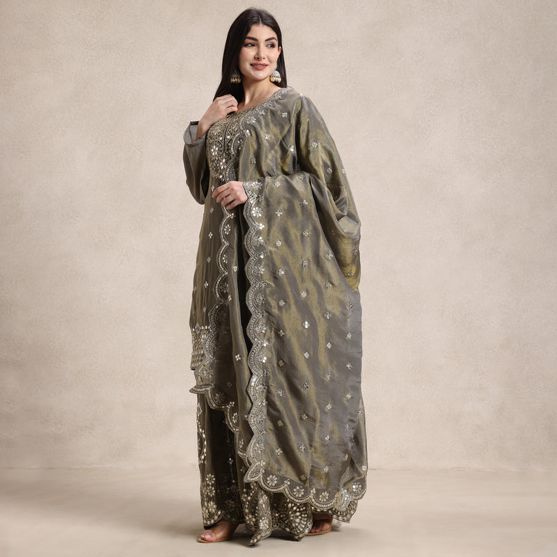 La Radi bellbottom cutwork plazo party wear set side profile