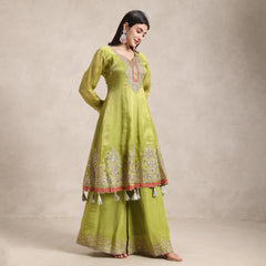 La Radi dupatta with gotta work & cutwork design drape close‑up