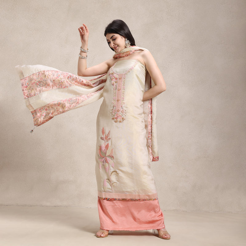 La Radi digital print dupatta shimmer drape close‑up